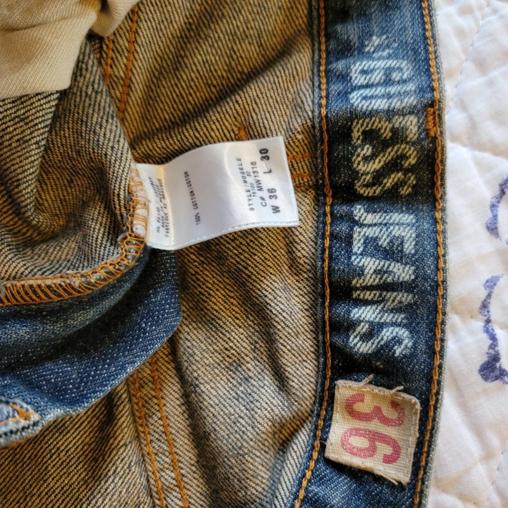 NWOT Guess Jeans Straight Cut 36x30 - Picture 3 of 3